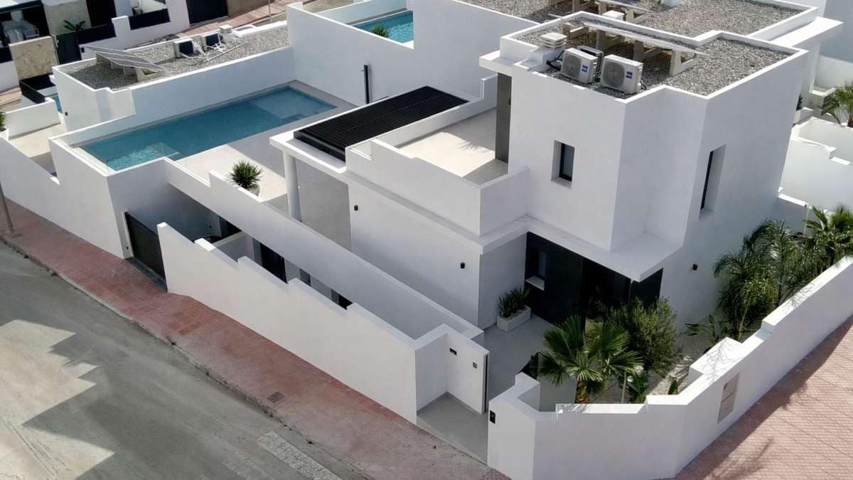 Chalet de 5 habitaciones en Ciudad Quesada en venta con piscina garaje - 819.500 € (Ref: 10104239)