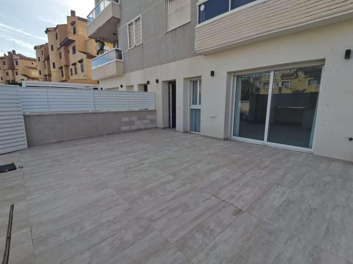 3 sypialnia Apartament na sprzedaż w Torrevieja z basenem garażem - 300 000 € (Ref: 10117250)