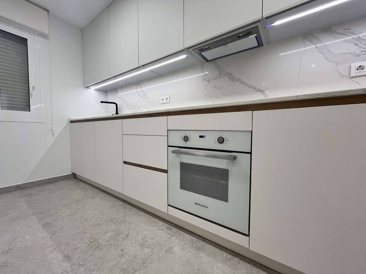 3 sypialnia Apartament na sprzedaż w Torrevieja z basenem garażem - 300 000 € (Ref: 10117250)