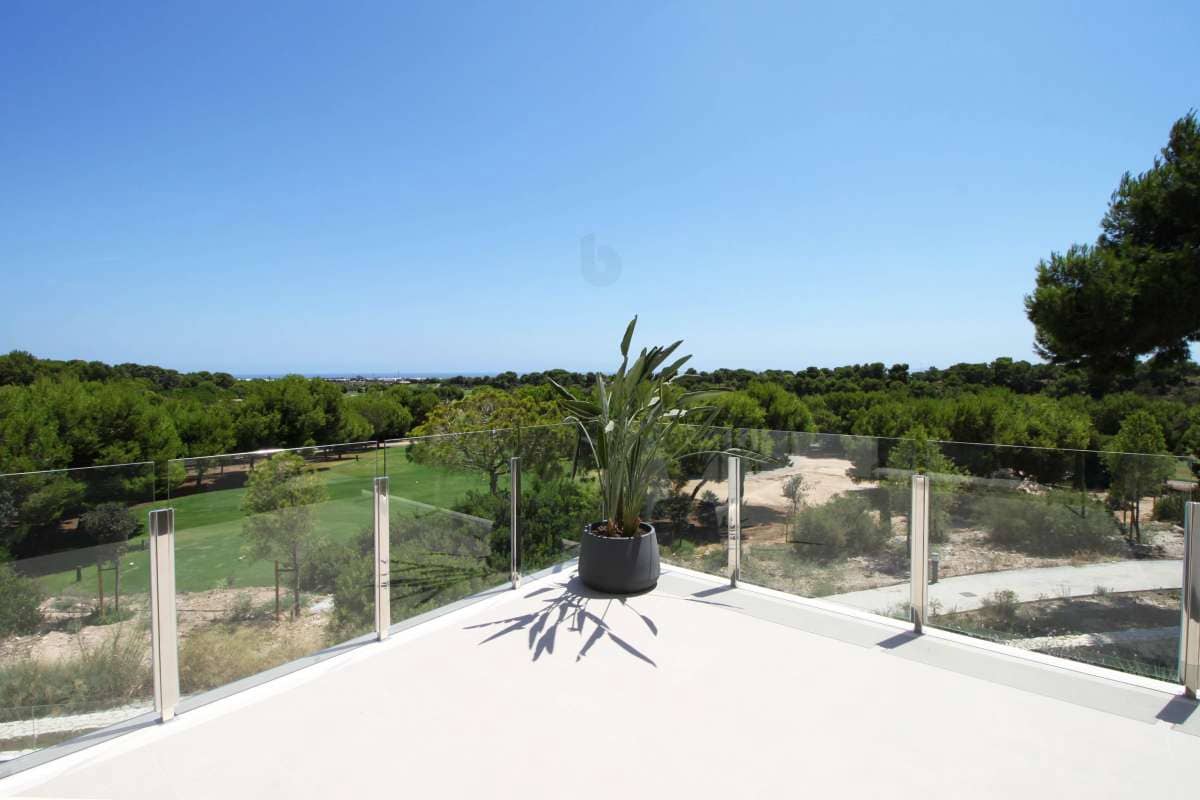 Apartamento de 3 habitaciones en Pinar de Campoverde en venta con piscina garaje - 329.900 € (Ref: 10117272)