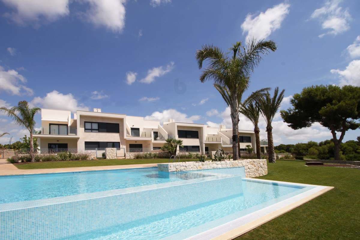 Apartamento de 3 habitaciones en Pinar de Campoverde en venta con piscina garaje - 329.900 € (Ref: 10117272)