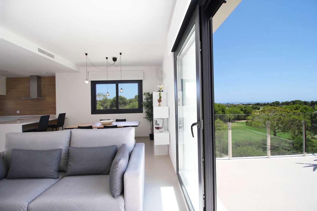 Apartamento de 3 habitaciones en Pinar de Campoverde en venta con piscina garaje - 329.900 € (Ref: 10117272)