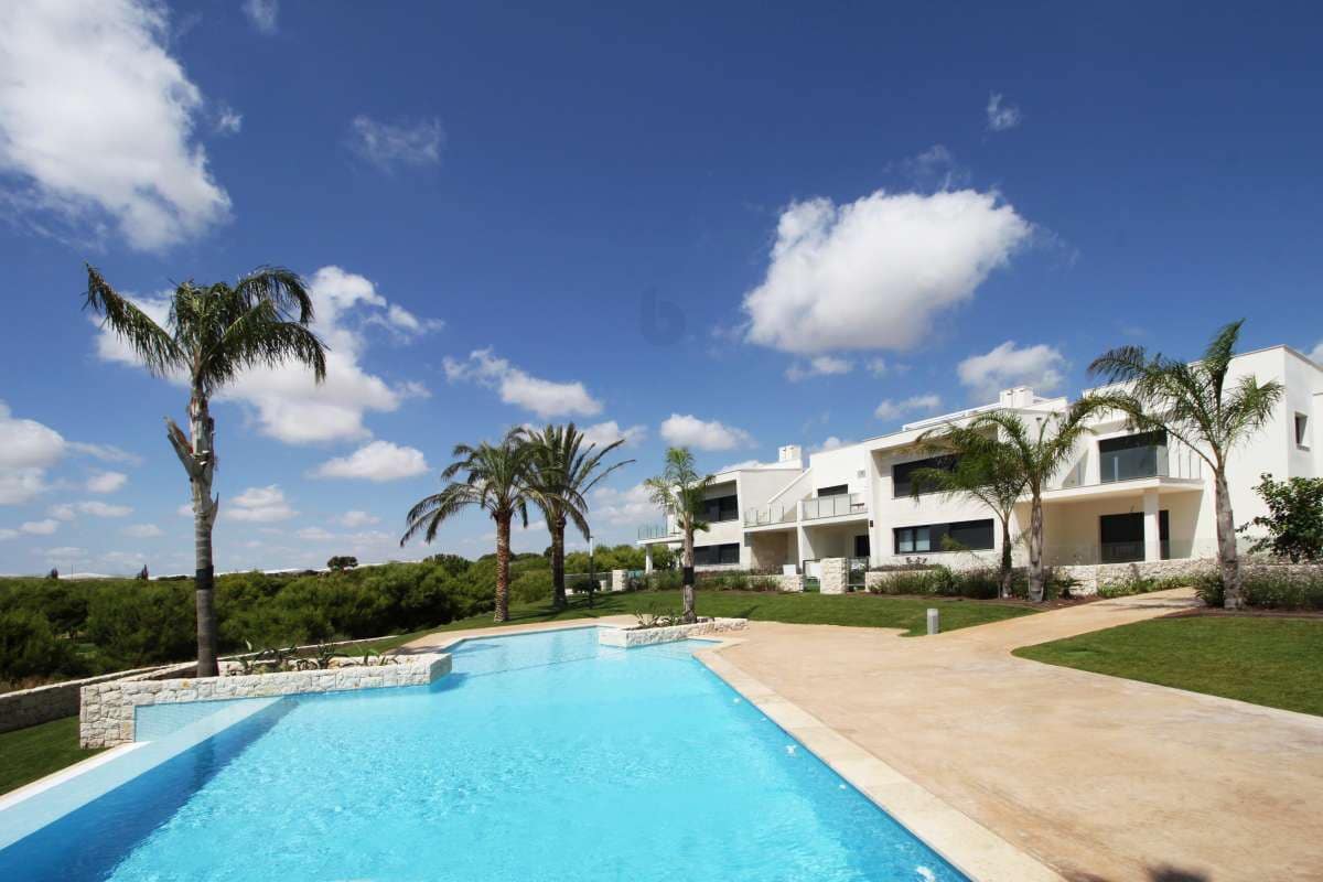 Apartamento de 3 habitaciones en Pinar de Campoverde en venta con piscina garaje - 329.900 € (Ref: 10117272)
