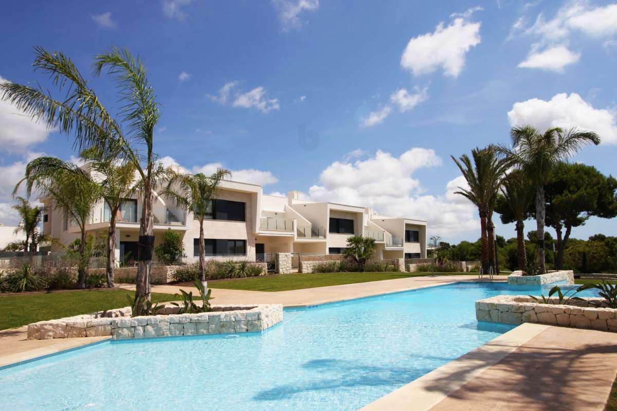 Apartamento de 3 habitaciones en Pinar de Campoverde en venta con piscina garaje - 329.900 € (Ref: 10117272)