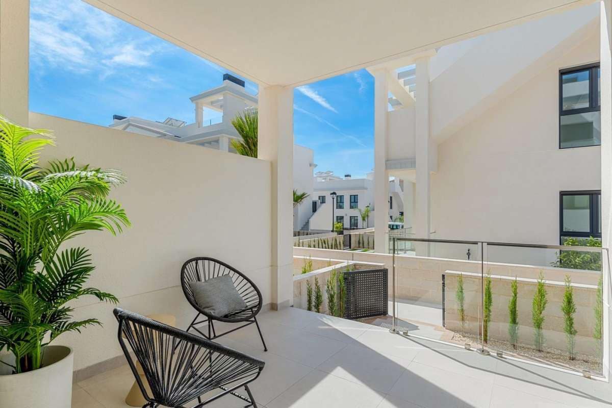Apartamento de 3 habitaciones en Rojales en venta con piscina garaje - 380.540 € (Ref: 10117286)