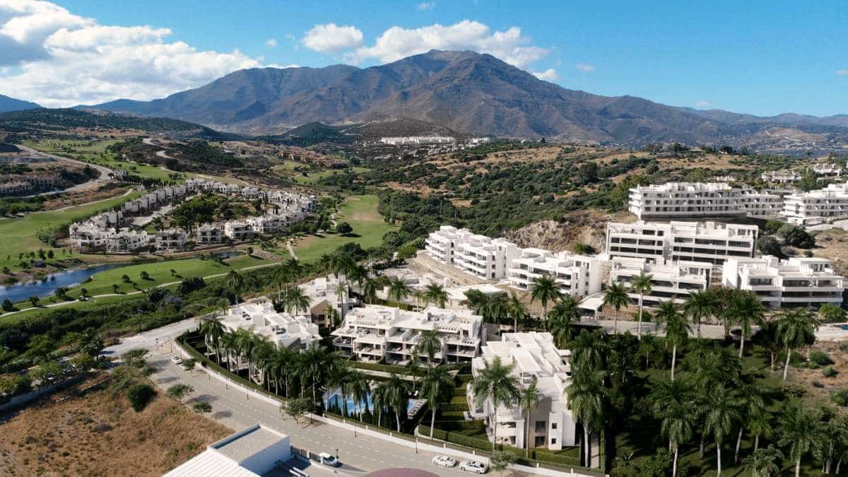 3 soveværelse Lejlighed til salg i Estepona med swimmingpool garage - € 595.000 (Ref: 10117296)