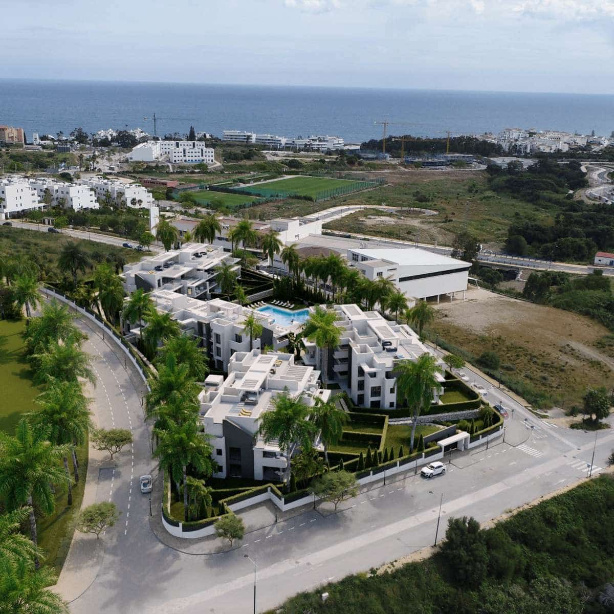 Apartamento de 3 habitaciones en Estepona en venta con piscina garaje - 565.000 € (Ref: 10117298)