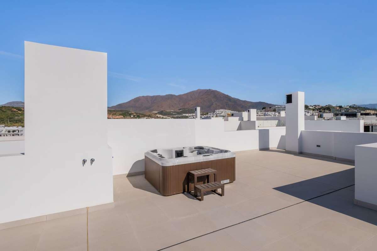3 quarto Apartamento para venda em Estepona com piscina garagem - 725 000 € (Ref: 10117328)
