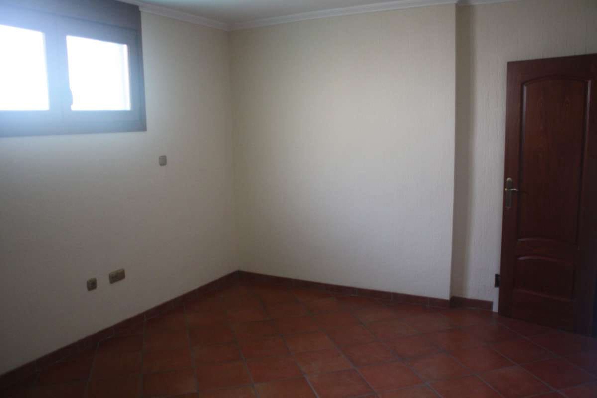 2 bedroom Semi-detached Villa for sale in Torrevieja with pool garage - € 330,000 (Ref: 10117345)