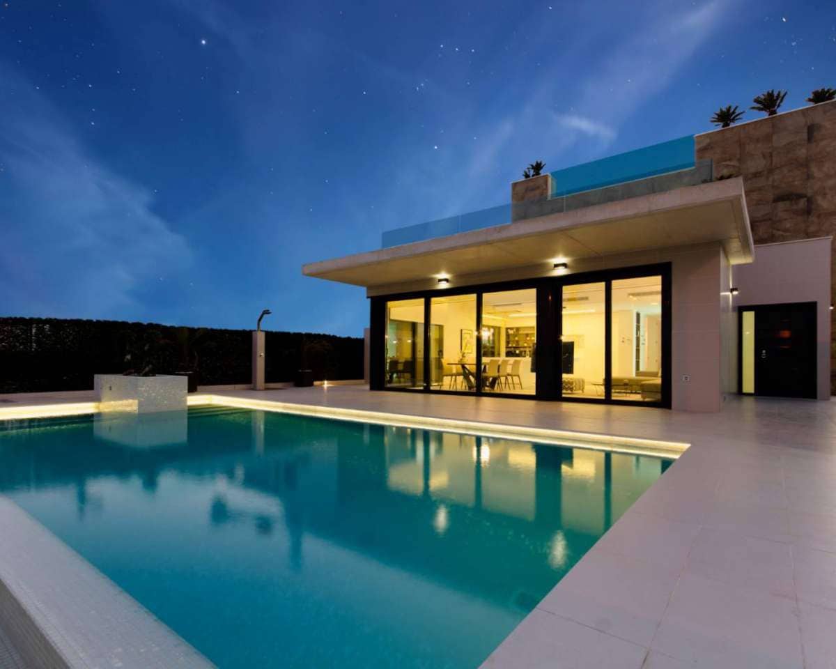 3 quarto Moradia para venda em Dehesa de Campoamor com piscina - 995 000 € (Ref: 10117347)