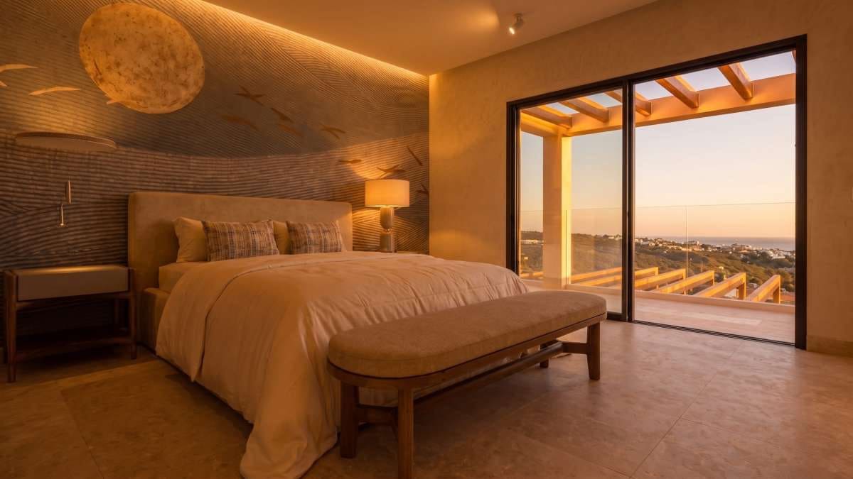 4 bedroom Villa for sale in Estepona with pool garage - € 1,495,000 (Ref: 10185515)