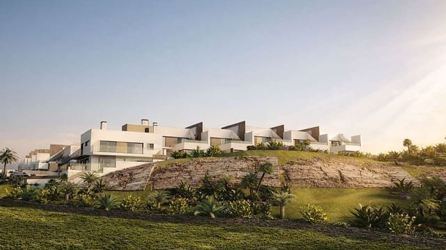 2 quarto Casa em Banda para venda em El Zabal - Santa Margarita, La Línea de la Concepción com piscina garagem - 943 000 € (Ref: 10185548)