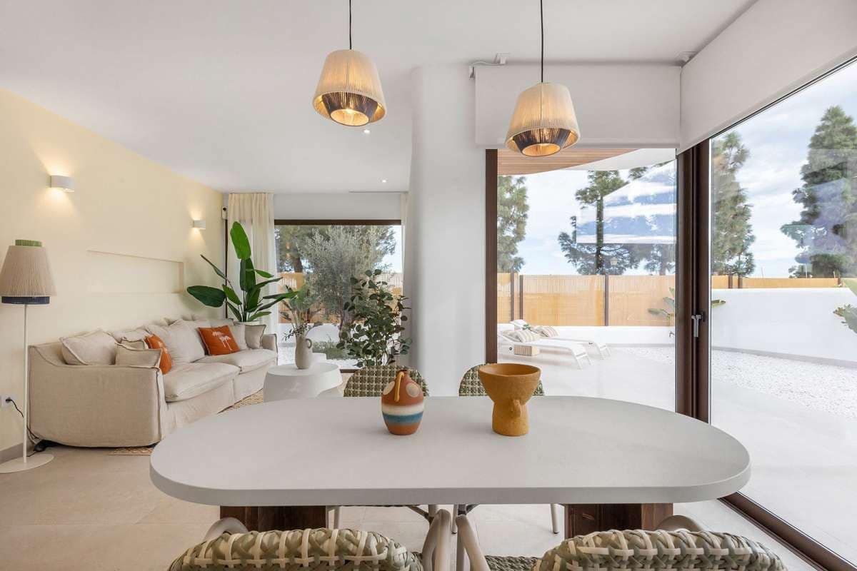 Bungalow de 3 habitaciones en Los Alcázares en venta con piscina garaje - 439.900 € (Ref: 10185596)