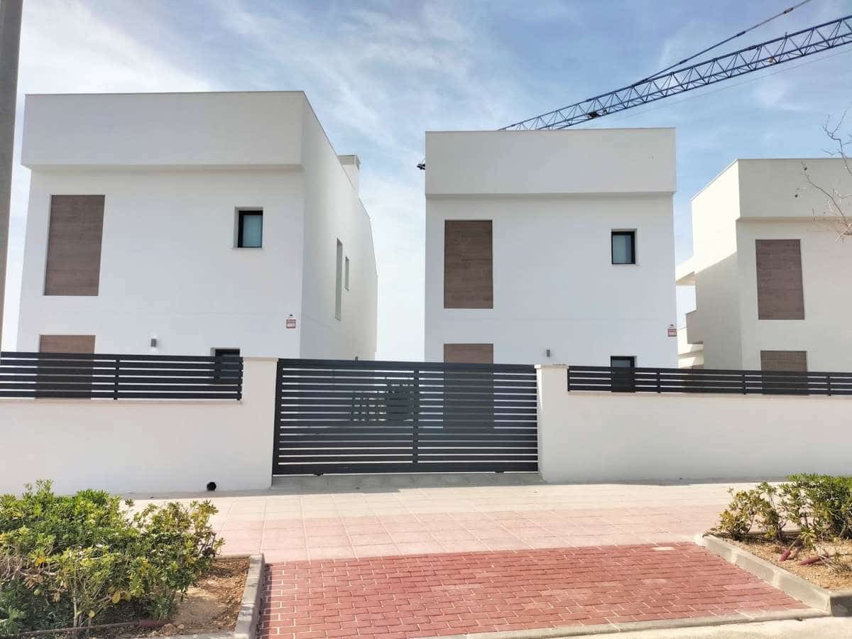 3 bedroom Villa for sale in Pilar de la Horadada with pool garage - € 420,000 (Ref: 10185759)