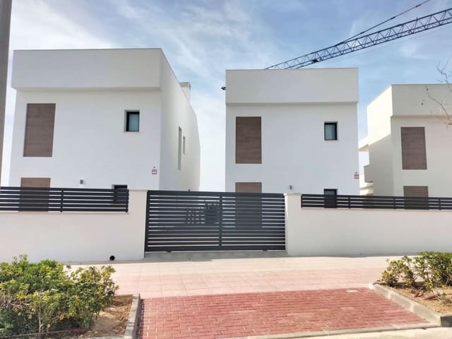 3 bedroom Villa for sale in Pinar de Campoverde, Pilar de la Horadada with pool garage - € 420,000 (Ref: 10185759)