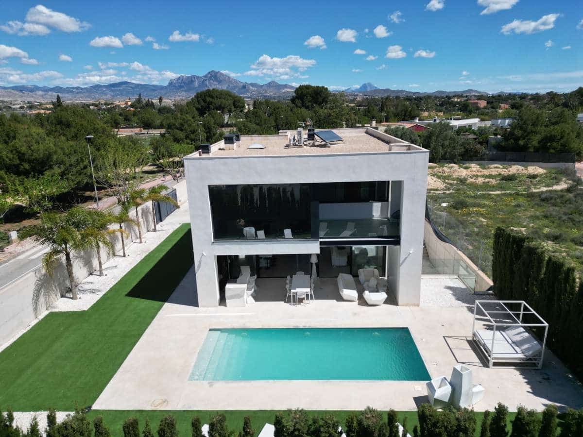 5 soverom Villa til salgs i Muchamiel / Mutxamel med svømmebasseng garasje - € 1 250 000 (Ref: 8936533)