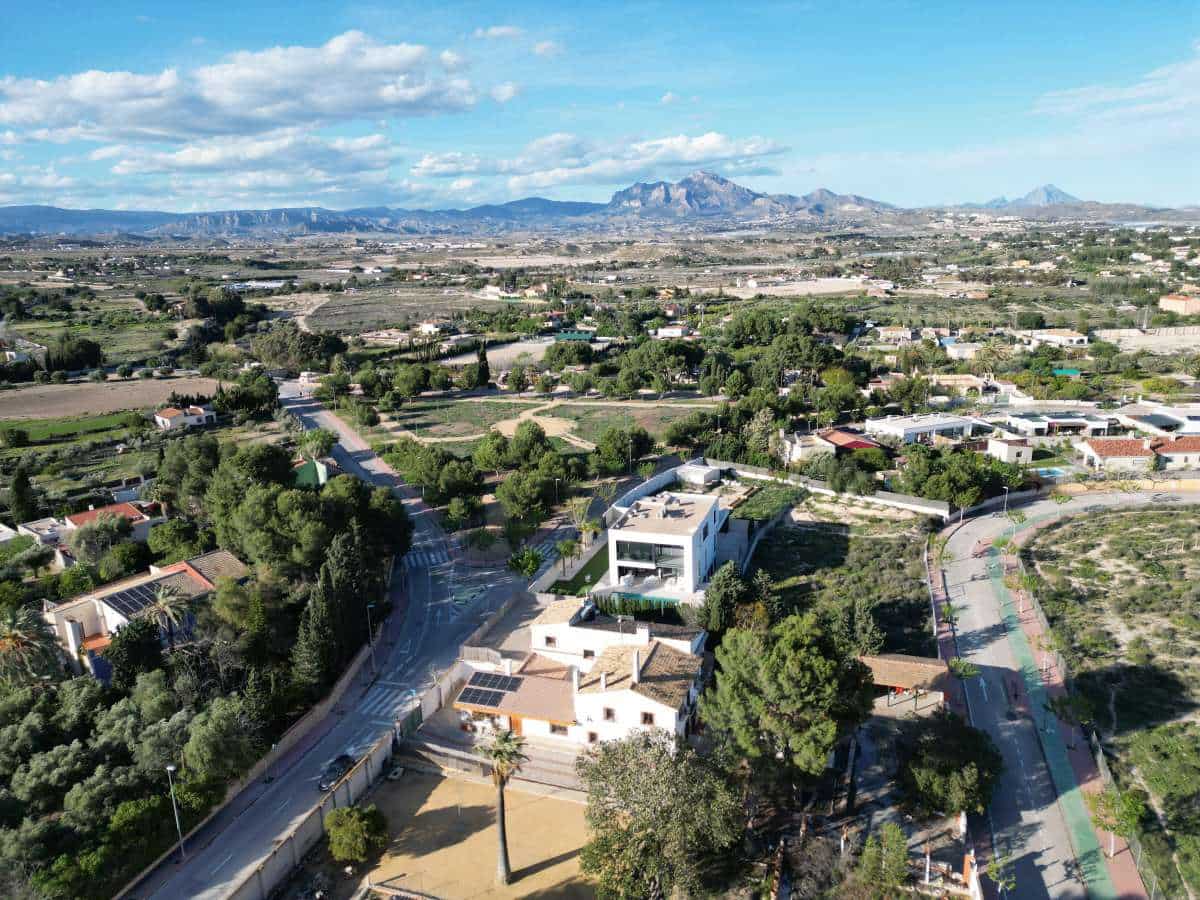 5 soverom Villa til salgs i Muchamiel / Mutxamel med svømmebasseng garasje - € 1 250 000 (Ref: 8936533)