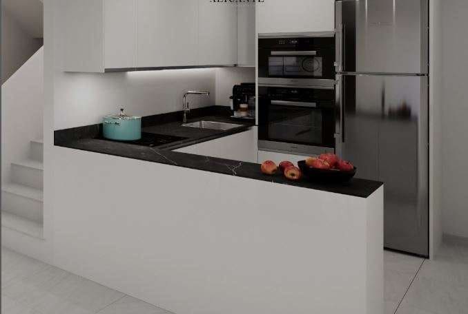 Apartamento de 3 habitaciones en Torrevieja en venta con garaje - 540.000 € (Ref: 9047772)