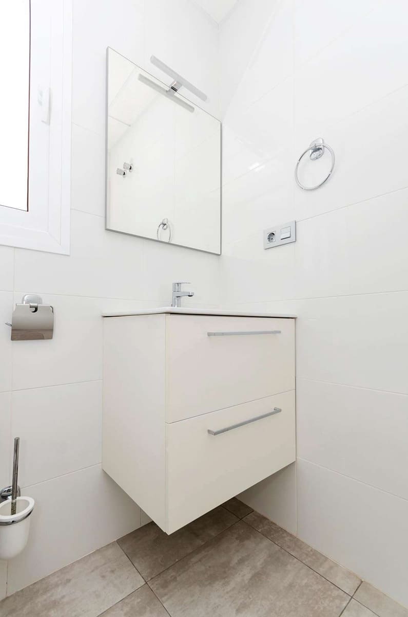 3 sypialnia Dom na sprzedaż w Torrevieja z basenem garażem - 409 000 € (Ref: 9048394)