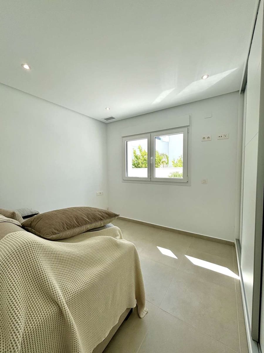 3 soveværelse Villa til salg i Benijofar med swimmingpool garage - € 478.732 (Ref: 9050254)