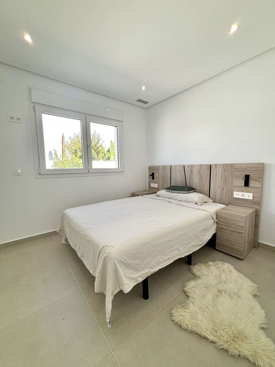 Chalet de 3 habitaciones en Benijófar en venta con piscina garaje - 478.732 € (Ref: 9050254)