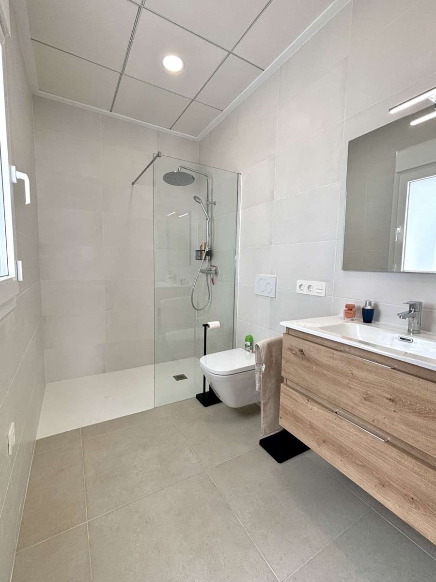 Chalet de 3 habitaciones en Benijófar en venta con piscina garaje - 478.732 € (Ref: 9050254)