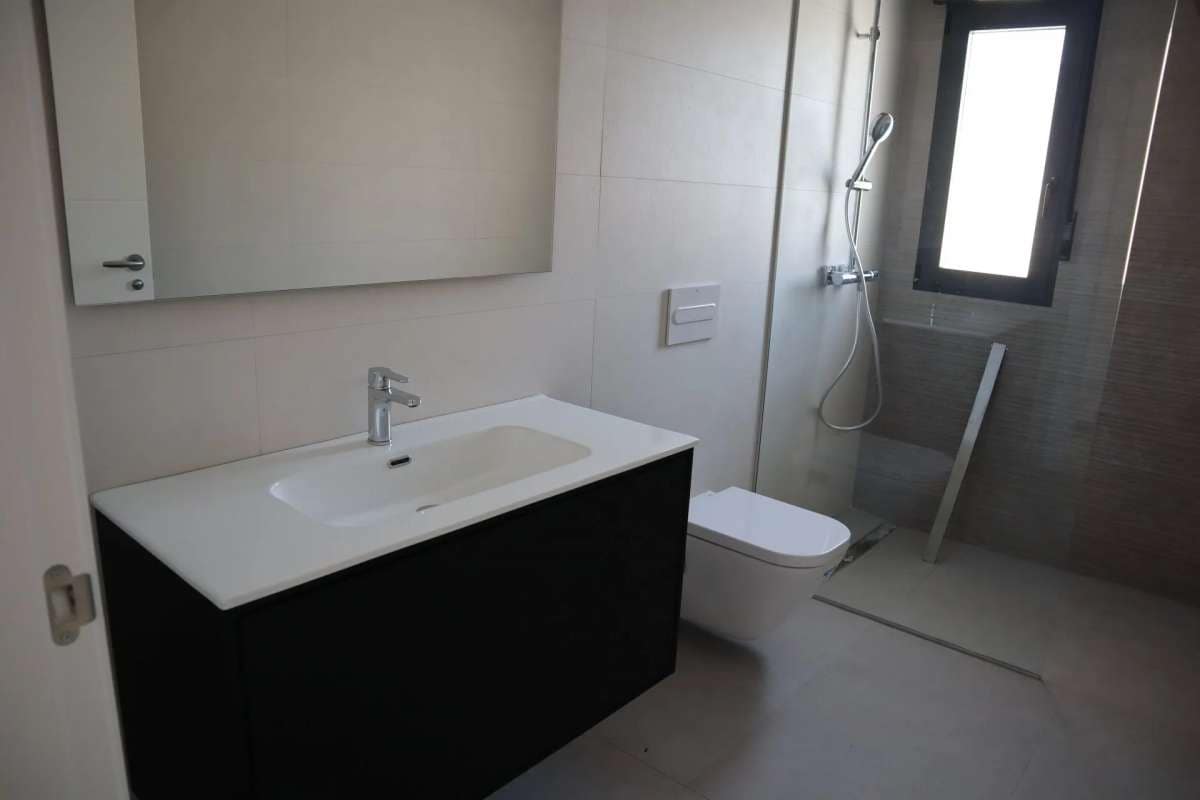 3 soveværelse Villa til salg i La Romana med swimmingpool garage - € 345.000 (Ref: 9050264)