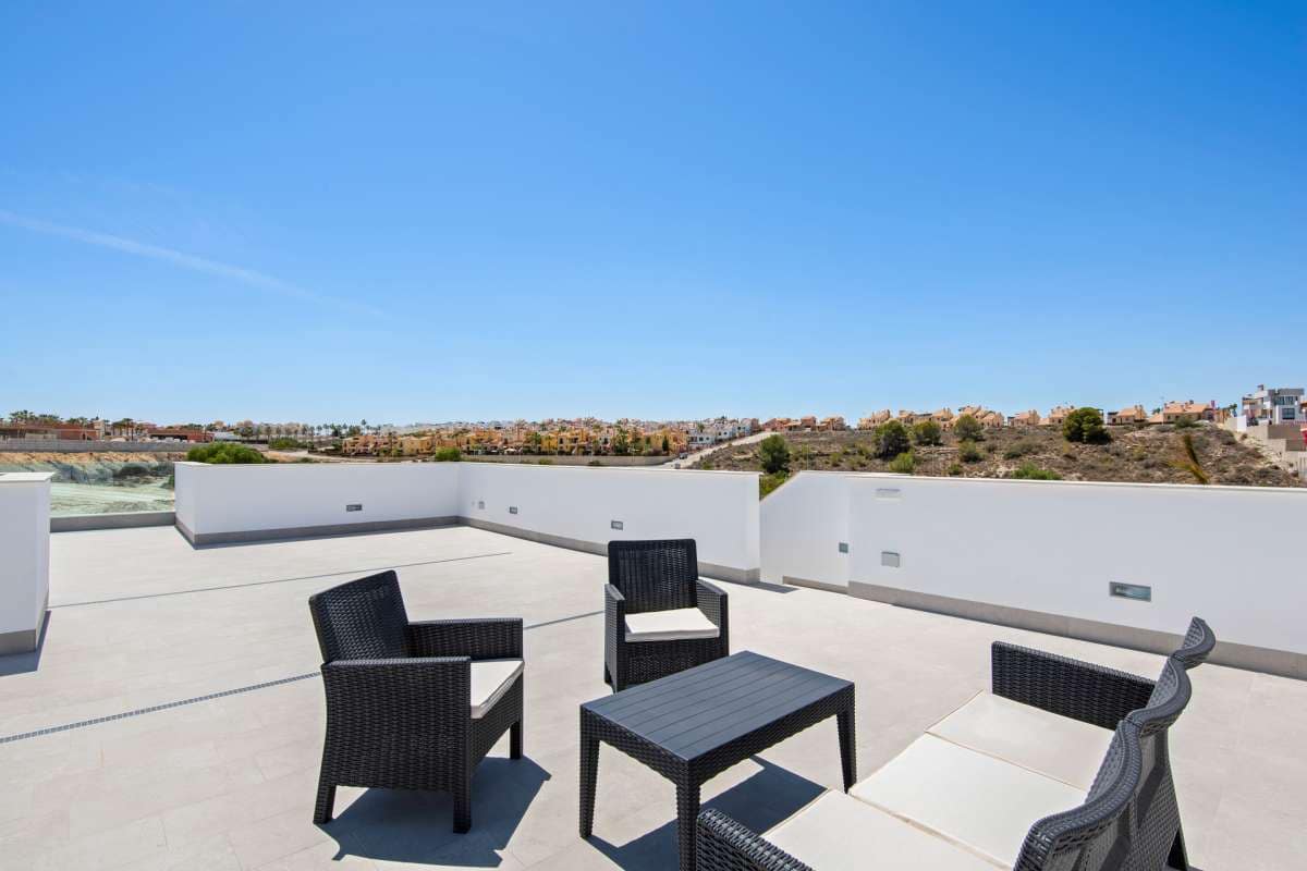 3 bedroom Villa for sale in Algorfa with garage - € 450,000 (Ref: 9050347)