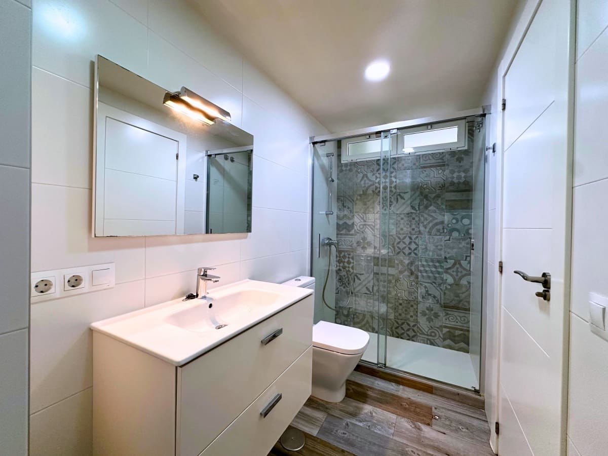 4 soveværelse Lejlighed til salg i Alicante by med garage - € 365.000 (Ref: 9053724)