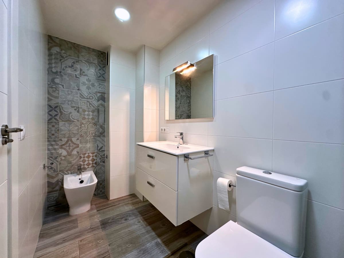 4 soveværelse Lejlighed til salg i Alicante by med garage - € 365.000 (Ref: 9053724)