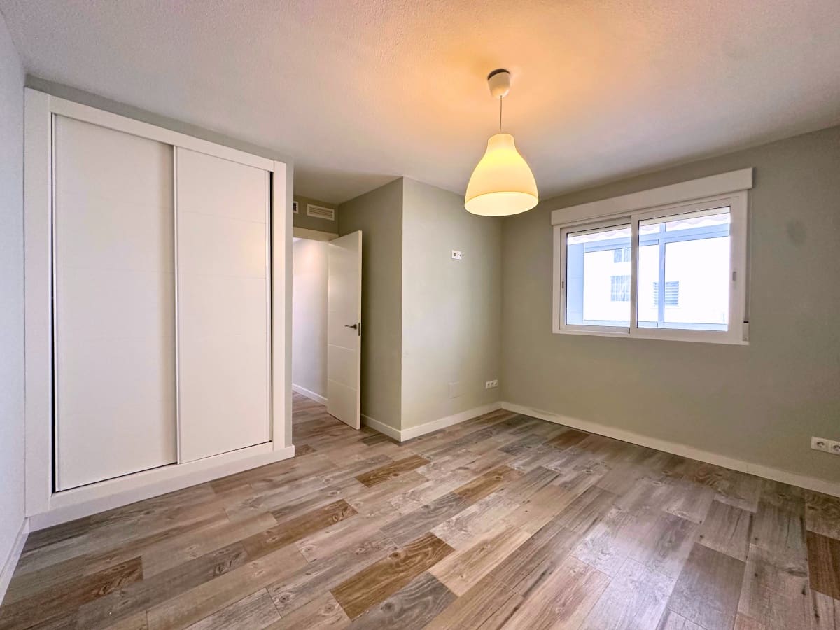 4 soveværelse Lejlighed til salg i Alicante by med garage - € 365.000 (Ref: 9053724)