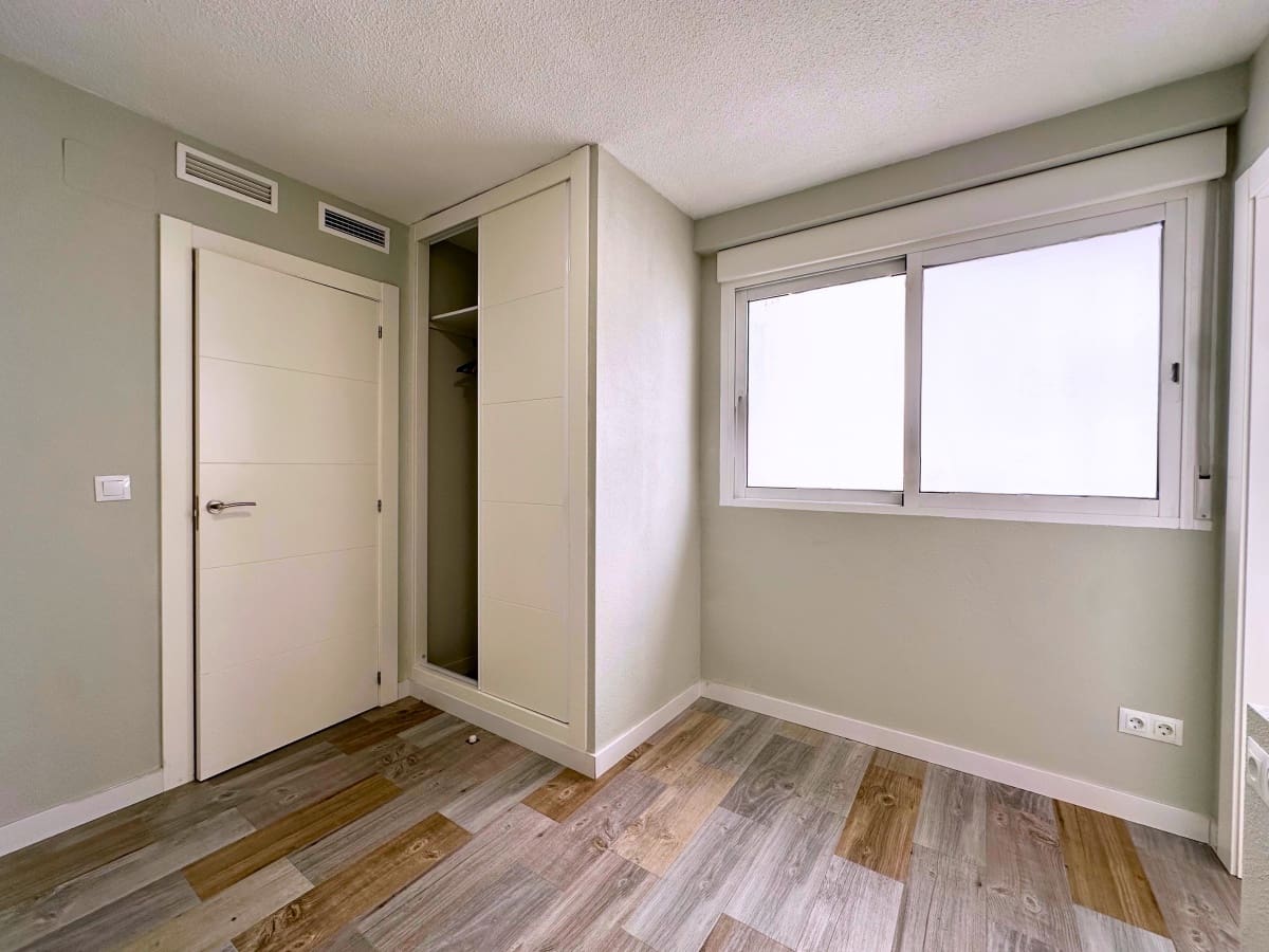 4 soveværelse Lejlighed til salg i Alicante by med garage - € 365.000 (Ref: 9053724)