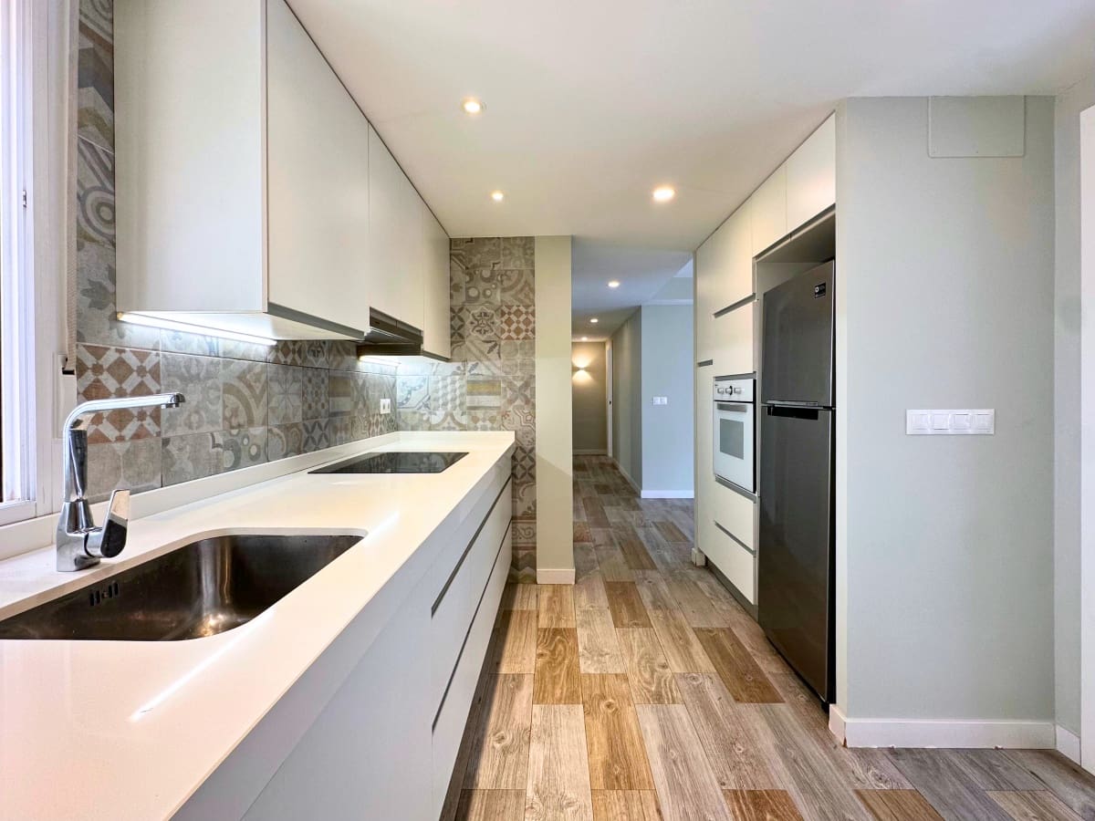 4 soveværelse Lejlighed til salg i Alicante by med garage - € 365.000 (Ref: 9053724)