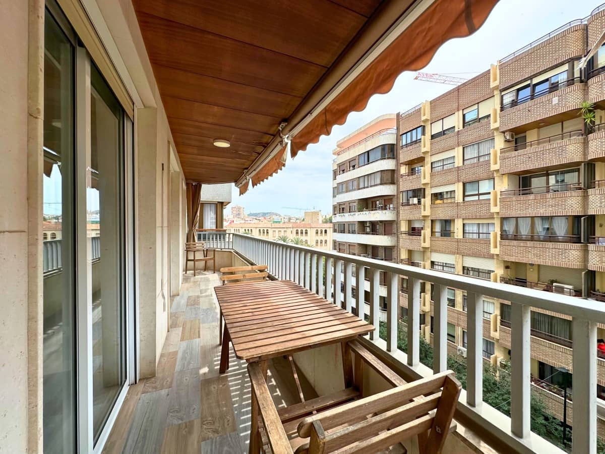 4 soveværelse Lejlighed til salg i Alicante by med garage - € 365.000 (Ref: 9053724)