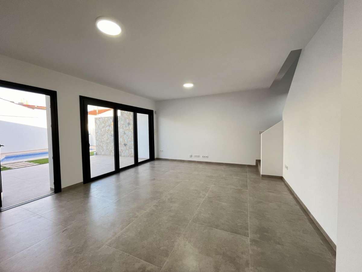 3 soveværelse Villa til salg i Lo Pagan med swimmingpool garage - € 395.000 (Ref: 9070394)