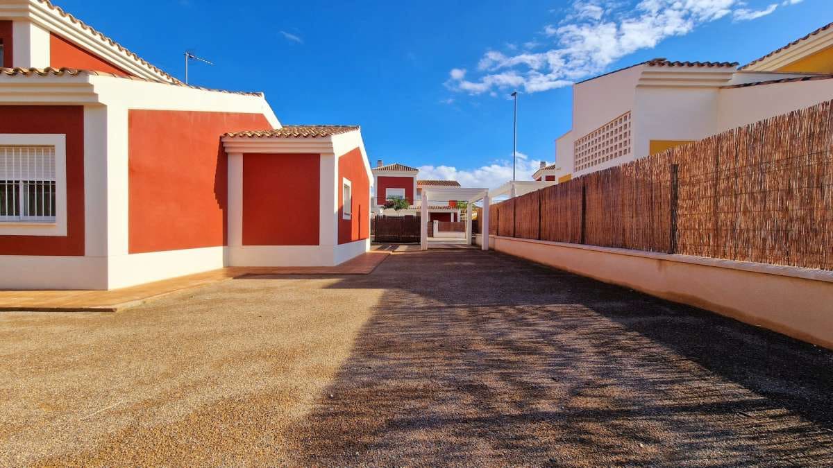 3 slaapkamer Villa te koop in Purias met garage - € 389.000 (Ref: 9070430)