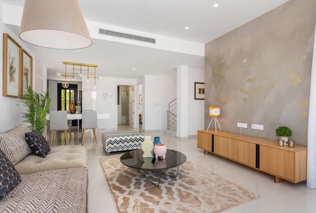 4 sypialnia Willa na sprzedaż w La Manga del Mar Menor z basenem garażem - 575 000 € (Ref: 9070482)