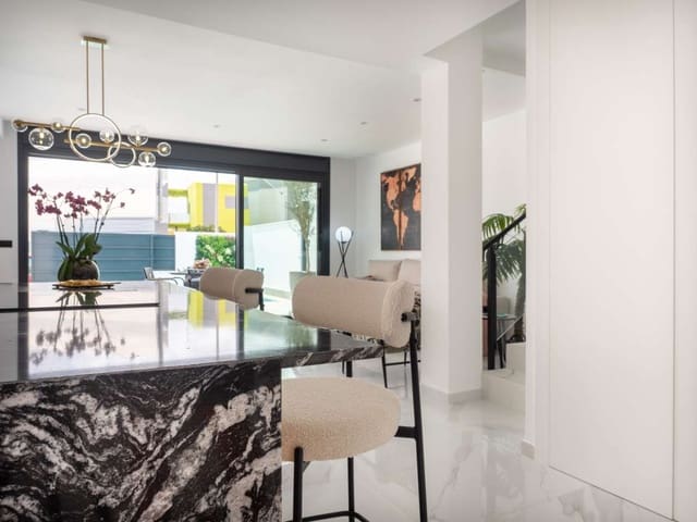 3 Zimmer Haus zu verkaufen in San Pedro del Pinatar ciudad, San Pedro del Pinatar mit Pool - 498.000 € (Ref: 9070493)