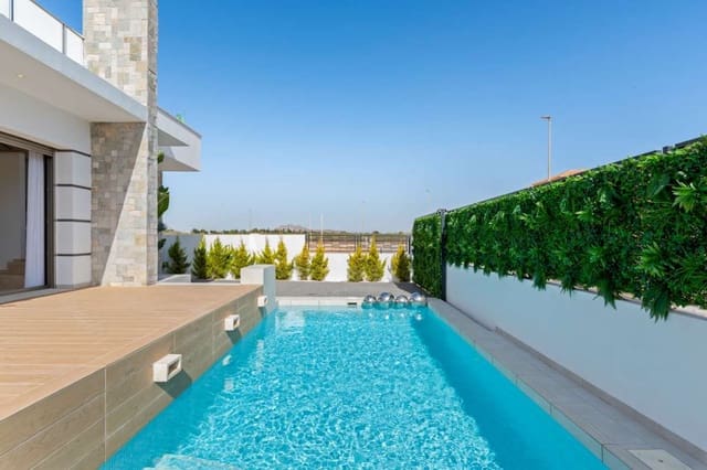 3 soveværelse Villa til salg i Centro, Los Alcázares med swimmingpool - € 479.951 (Ref: 9070512)