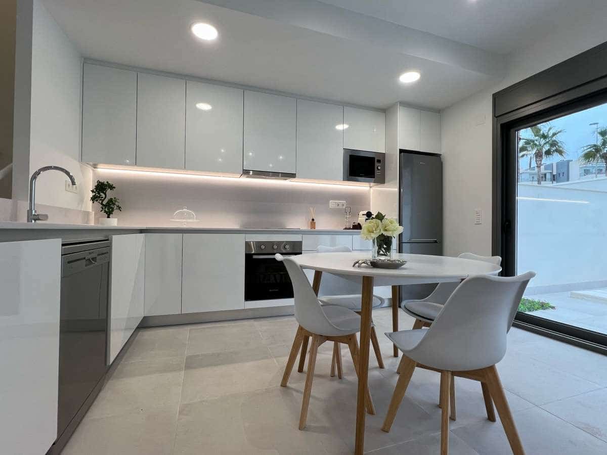 3 makuuhuone Omakotitalo myytävänä paikassa Orihuela Costa mukana 
autotalli - 449 900 € (Ref: 9073979)