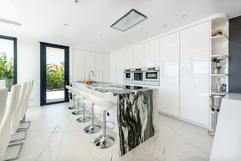 4 sypialnia Willa na sprzedaż w Calpe / Calp z basenem garażem - 2 800 000 € (Ref: 9124078)