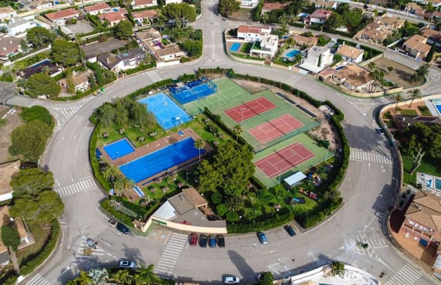 4 soverom Villa til salgs i Dehesa de Campoamor, Orihuela med svømmebasseng garasje - € 1 350 000 (Ref: 9124081)