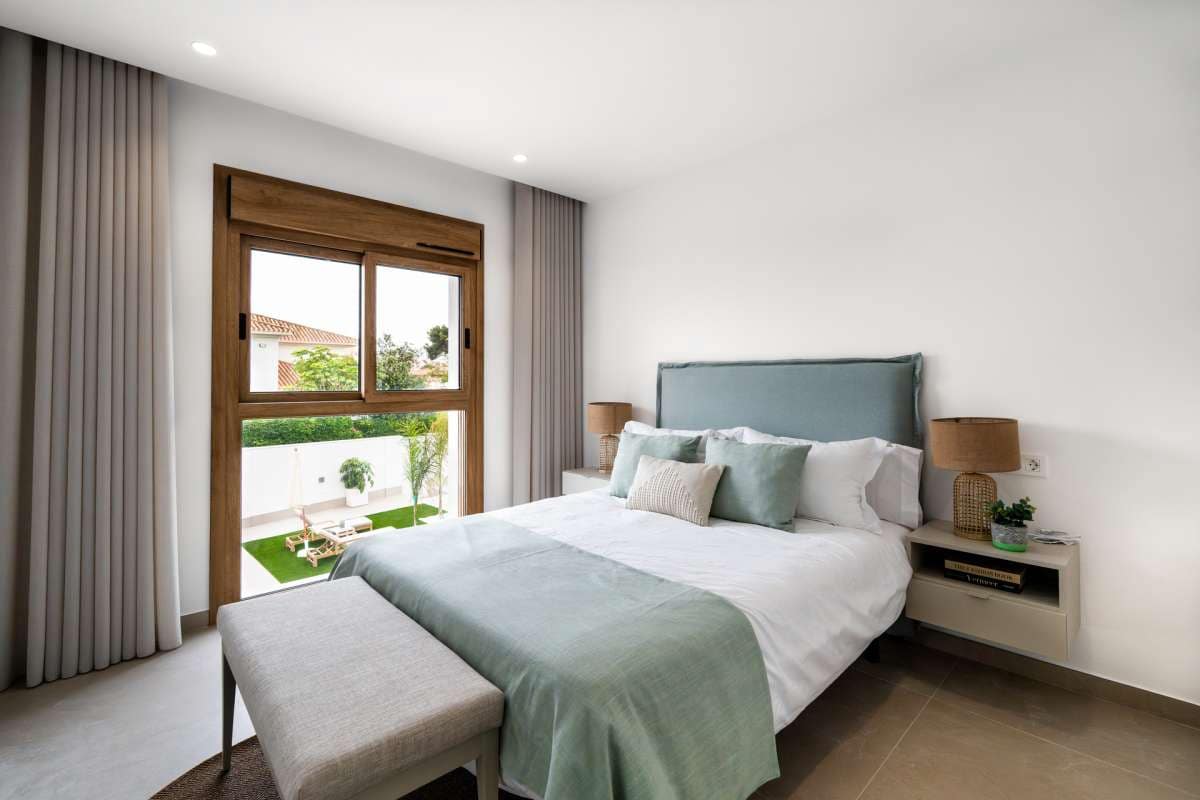 4 soveværelse Villa til salg i Orihuela Costa med swimmingpool garage - € 1.350.000 (Ref: 9124081)