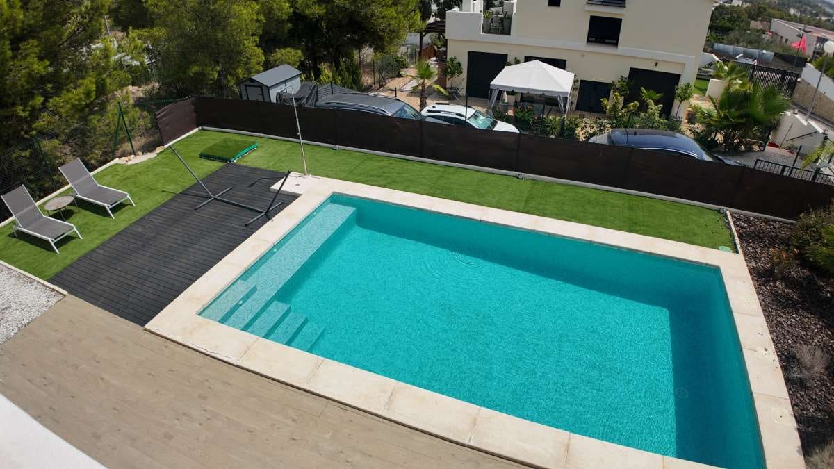 3 bedroom Villa for sale in Polop with pool garage - € 549,900 (Ref: 9184876)