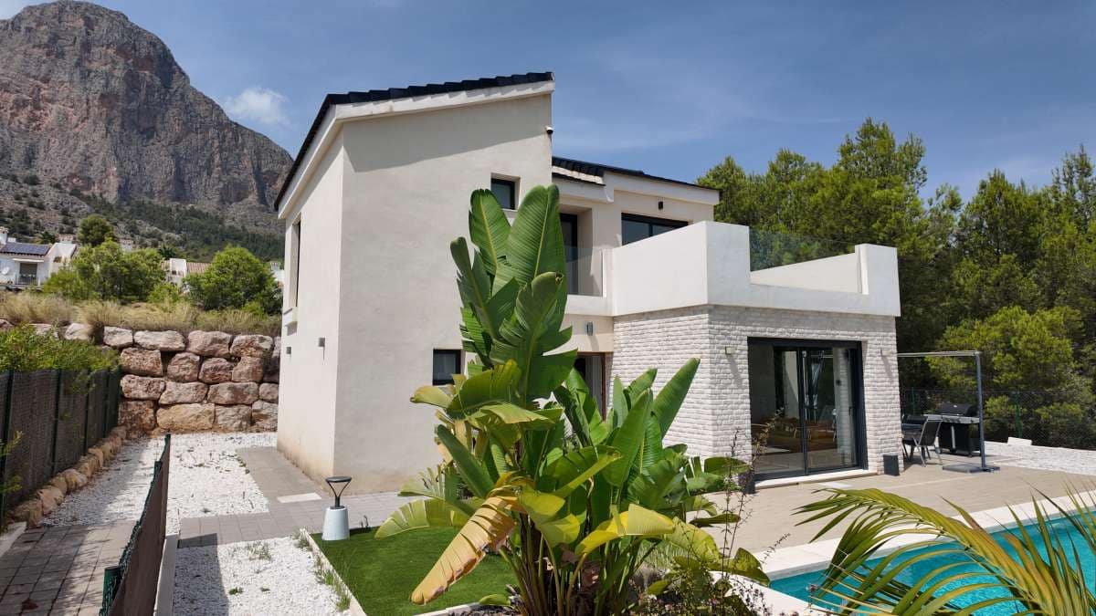 3 bedroom Villa for sale in Polop with pool garage - € 549,900 (Ref: 9184876)