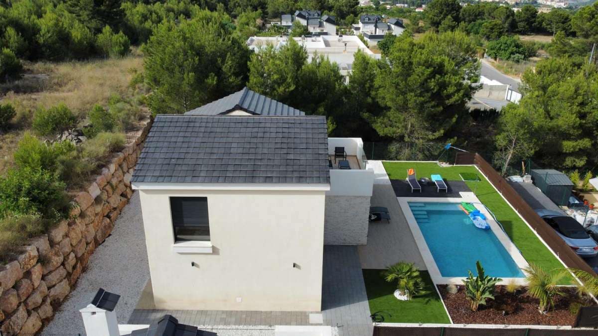 3 bedroom Villa for sale in Polop with pool garage - € 549,900 (Ref: 9184876)