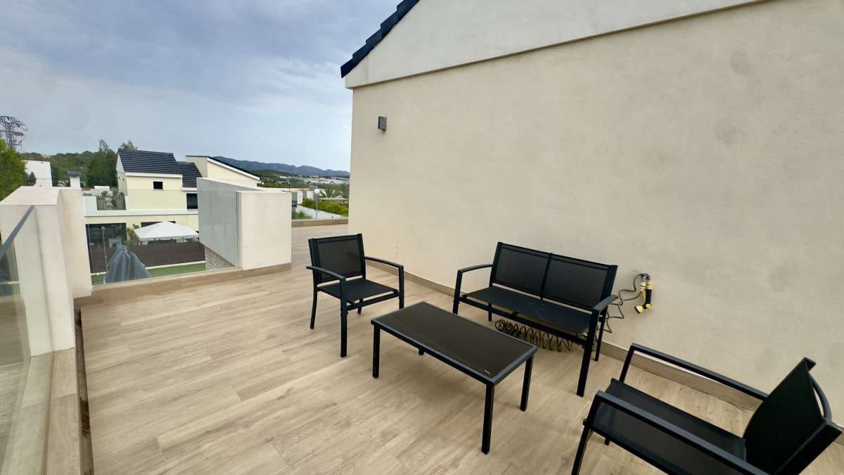 3 bedroom Villa for sale in Polop with pool garage - € 549,900 (Ref: 9184876)