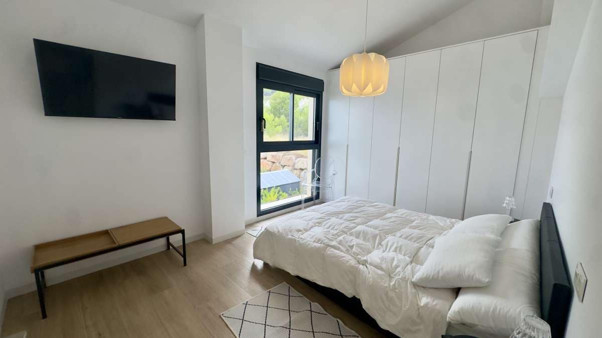 3 bedroom Villa for sale in Polop with pool garage - € 549,900 (Ref: 9184876)