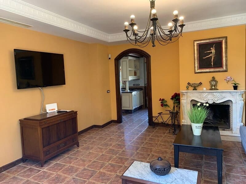 6 bedroom Villa for sale in Ciudad Quesada - € 1,000,000 (Ref: 9380763)