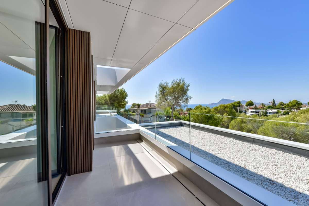 4 bedroom Villa for sale in Altea with pool garage - € 2,795,000 (Ref: 9380781)